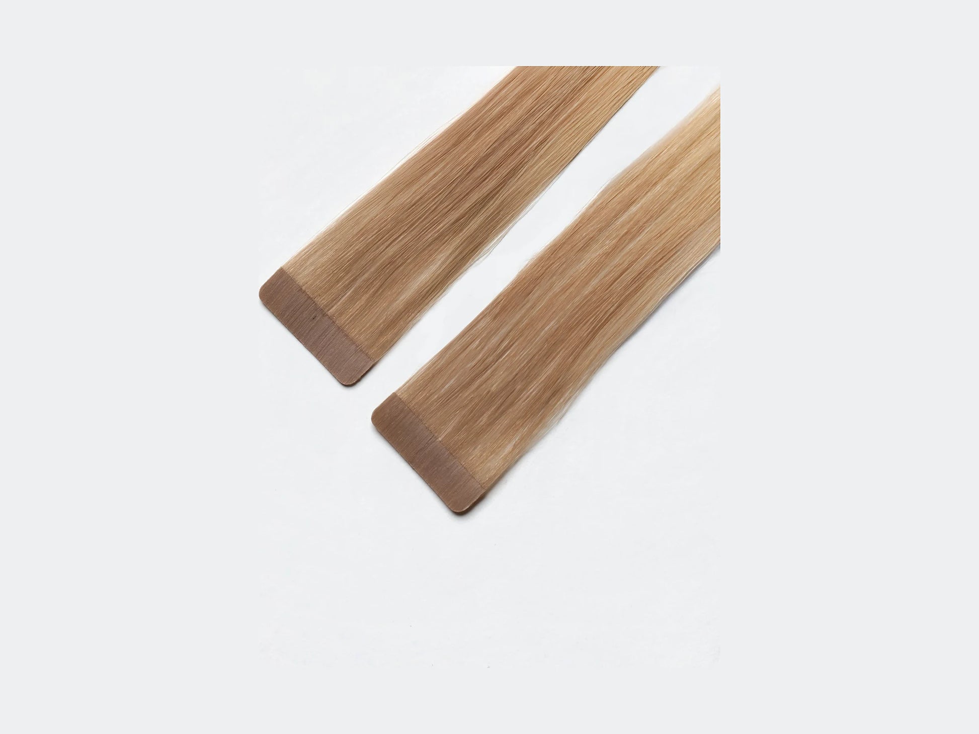 Tape Extensions Ibiza, närbild på det förtejpade fästet