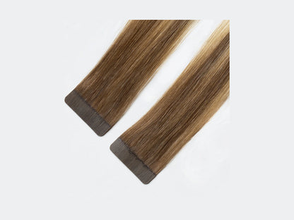 Tape Extensions London, närbild på det förtejpade fästet